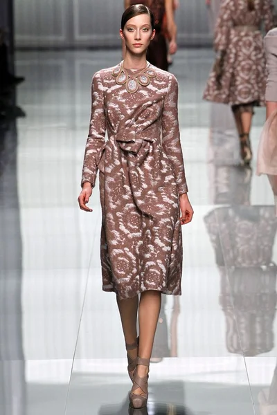 Look 28